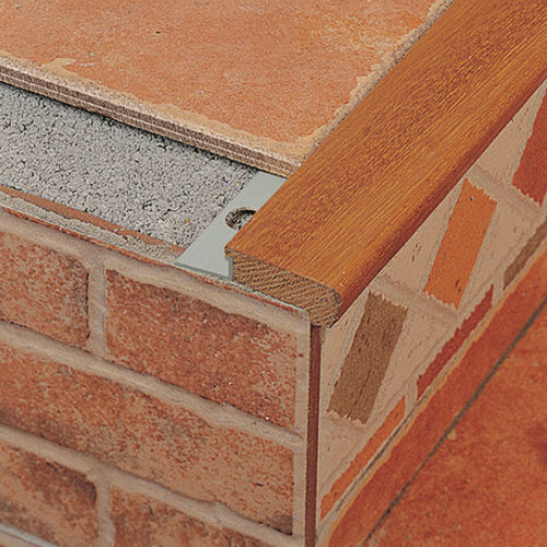 Profilé de finition en bois - EUROSTEP 238N  - Euroshrink - en aluminium / pour angle extérieur / nez de marche