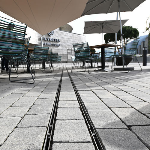 Caniveau à fente - GEMINI MAGNA - Richard Brink GmbH & Co KG - grille en acier galvanisé / pour espace public / de sol