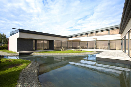 Maison moderne - POBEDA 467 - Lumi Polar - minimaliste / avec terrasse / à 2 étages