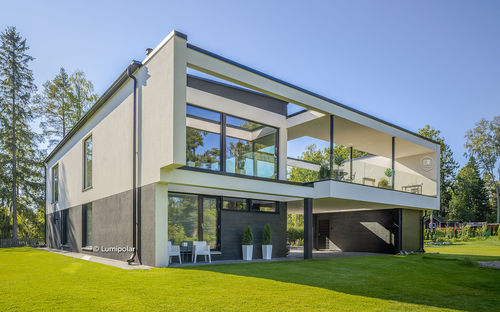 Maison moderne - DRIVE 284 - Lumi Polar - contemporaine / avec terrasse / à 2 étages