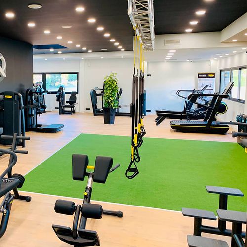 Gazon artificiel - CURLEDTRAIL  - Geometriktarget - en rouleau / pour installation sportive / pour activité sportive