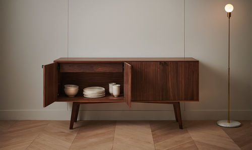 Buffet contemporain - S404 - KASTELLA - en noyer américain / en érable / en chêne blanc
