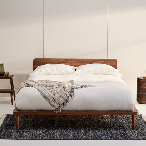 Lit double - B102  - KASTELLA - contemporain / avec tête de lit / en noyer américain