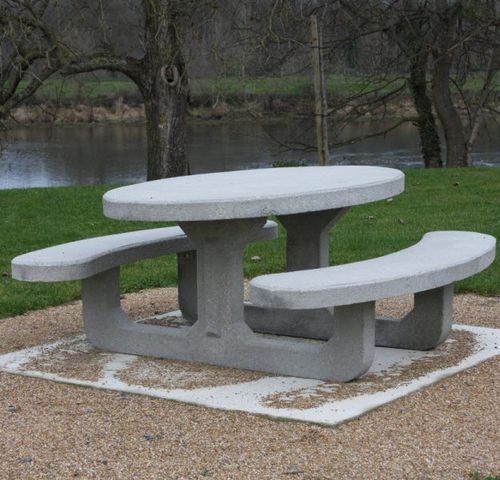 Table de pique-nique classique - RECIFE - PREFAC MYWAY - en béton / ovale / avec chaises intégrées