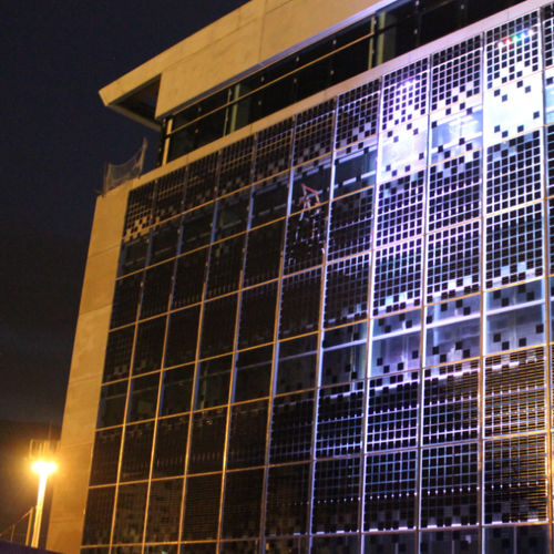 Mur-rideau ossature autoportante - 2ES - en aluminium et en verre / en panneaux photovoltaïques / transparent