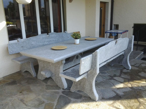 Table classique - VEVEY - CAPINAT SA - en pierre naturelle / rectangulaire / pour établissement public