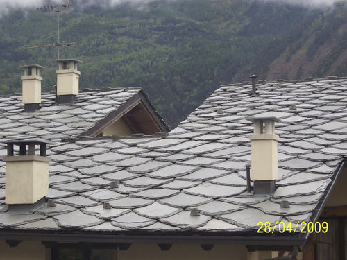 Toiture en pierre - CAPINAT SA - aspect tuile / rustique