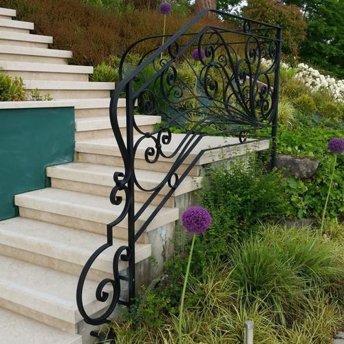 Garde-corps en fer forgé - RAGNO - Tessaro Group - à barreaux / d'extérieur / pour escalier