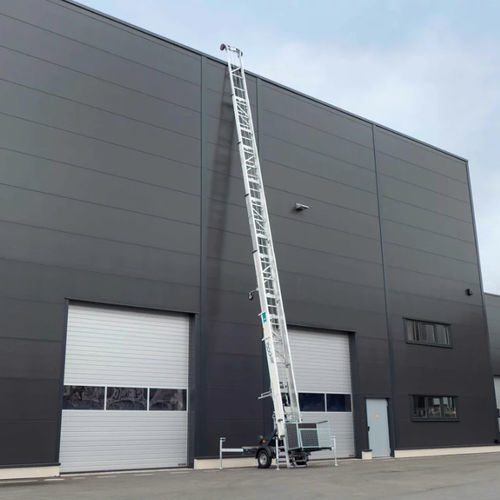 Monte-charge de faible encombrement - Junior 18 - Böcker Maschinenwerke GmbH - pour chantier