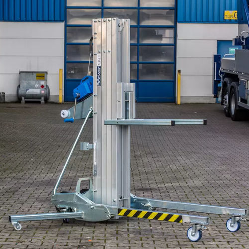 Monte-charge mécanique - LM S4.2 - Böcker Maschinenwerke GmbH - de faible encombrement / professionnel / pour chantier