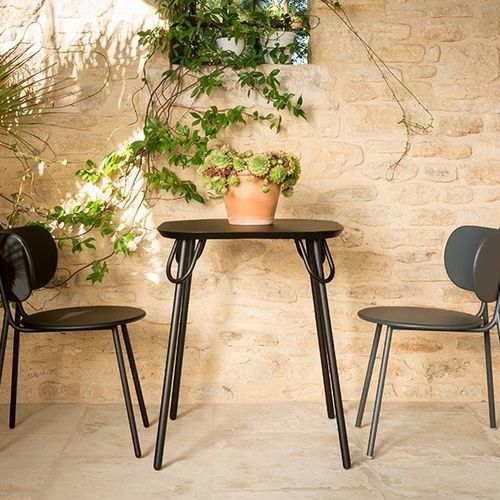 Table à manger contemporaine - swim duo - bibelo - en métal peint / avec piètement en métal peint / carrée