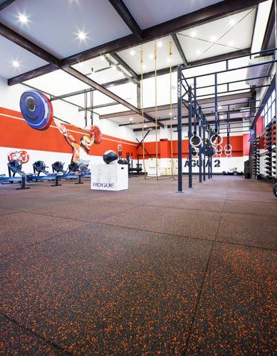 Sol sportif d'intérieur - IMPACT SOFT - TILES 1X1M - RECYCLED RUBBER - AUBICON - RUBBER FLOORING AND INSULATION MATS - en caoutchouc recyclé / en EPDM / pour salle multisport