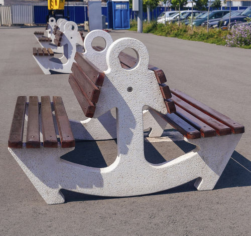 Banc public design original - ANCHOR - Encho Enchev - ETE - en bois / en béton à haute performance / en béton fibré