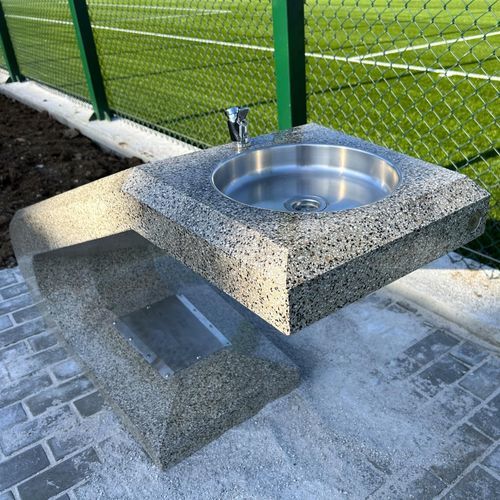 Fontaine à eau pour personnes à mobilité réduite - 255 - Encho Enchev - ETE - d'extérieur / en béton à haute performance / en béton fibré
