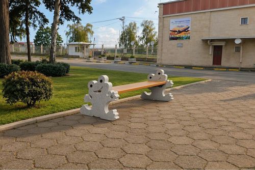 Banc public design original - FROG 443 - Encho Enchev - ETE - en matériaux composites / en béton armé / bois
