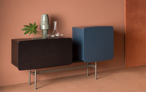 Buffet sur pieds hauts - YEE - SP01 design - contemporain / en bois laqué / en frêne