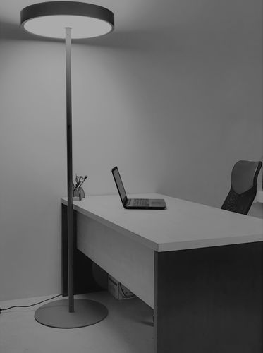 Lampe sur pied - KREIS - LIRALIGHTING - en aluminium / contemporaine / d'intérieur