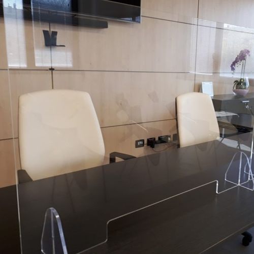 Séparateur de bureau auto-portant - Sara - en verre