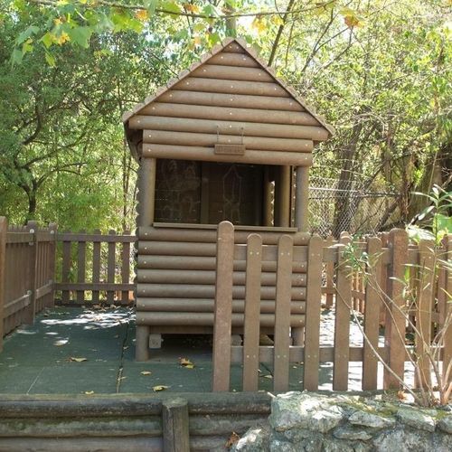 Cabane pour enfant pour aire de jeux - Extruplas - étanche / au sol / antivandalisme