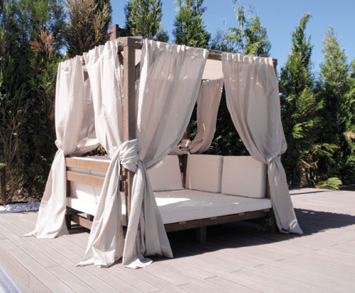 Lit d'extérieur à baldaquin - Chill Out - Extruplas - double / contemporain / avec protection solaire