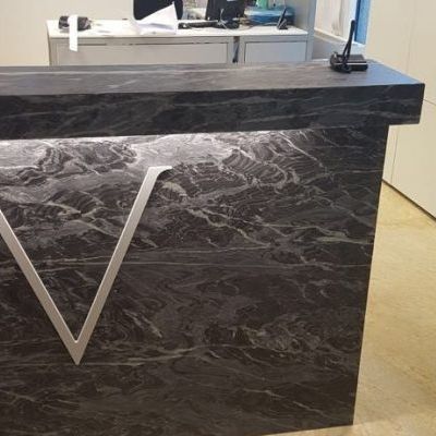 Plan de travail en quartzite - MOON BLACK - jaipur pietre - pour zone réception / noir / poli