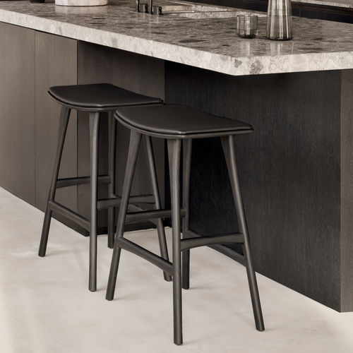 Tabouret de bar contemporain - Osso  - ETHNICRAFT - en cuir / avec piètement en chêne / 4 pieds