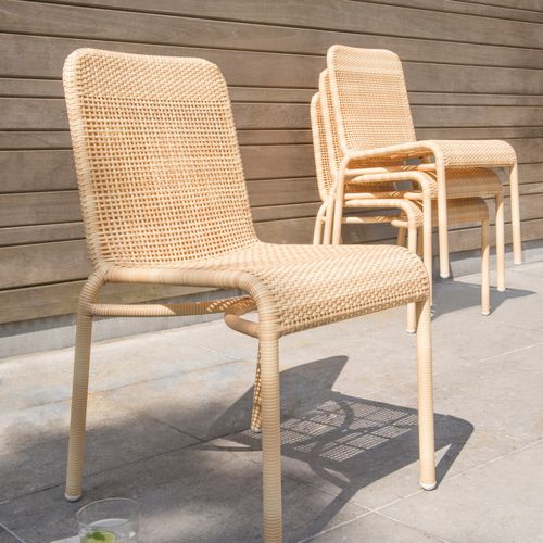 Chaise de jardin contemporaine - TOBAGO - KOK Maison - d'extérieur / en résine tressée / avec piètement en aluminium laqué