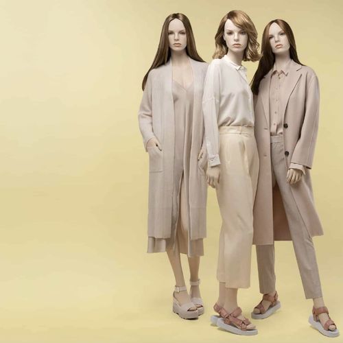 Mannequin de vitrine femme - VANITY - GENESIS MANNEQUINS - réaliste / en résine / assis