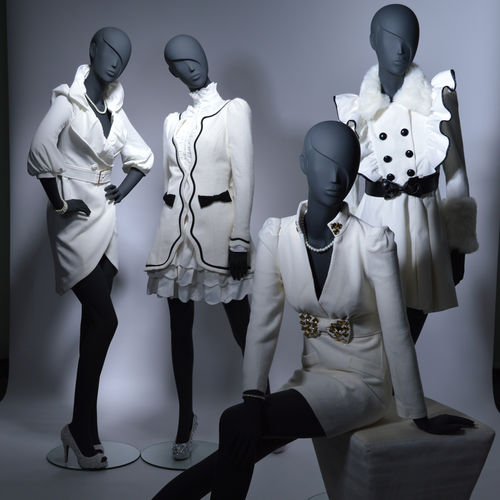 Mannequin de vitrine femme CISSY A2 MANNEQUIN stylisé / assis