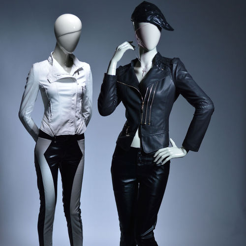 Mannequin de vitrine femme - EDITH - A2 MANNEQUIN - stylisé / assis