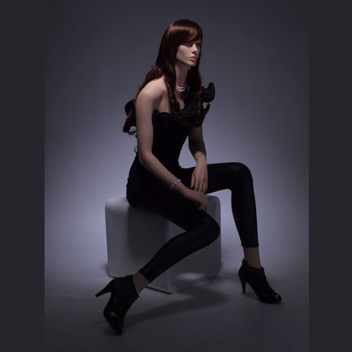 Mannequin de vitrine femme - PEARL - A2 MANNEQUIN - réaliste / assis