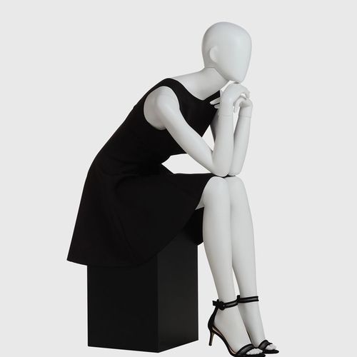 Mannequin de vitrine femme 111 WINDOW FRANCE abstrait / assis
