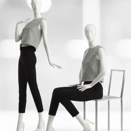 Mannequin de vitrine femme - 107 SLEEK - WINDOW FRANCE - abstrait / assis / haut de gamme