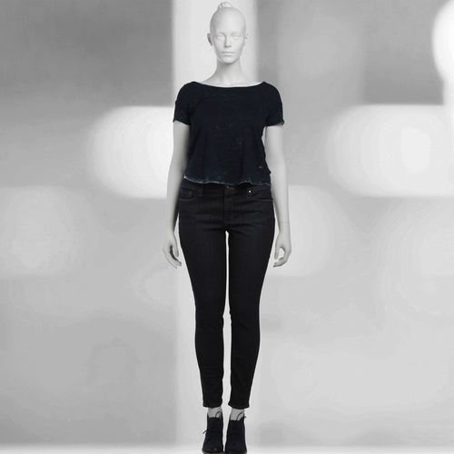 Mannequin de vitrine femme forte - 90 VOLUPTUOUS - WINDOW FRANCE - réaliste / assis / blanc