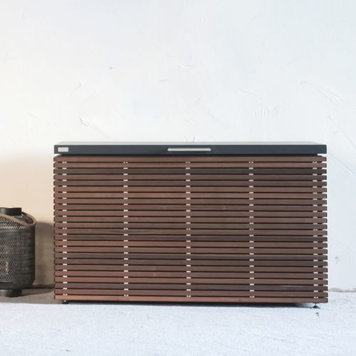 Coffre contemporain - BOX  - CUBIC OUTDOOR LIVING - de jardin / en bois / à coussins