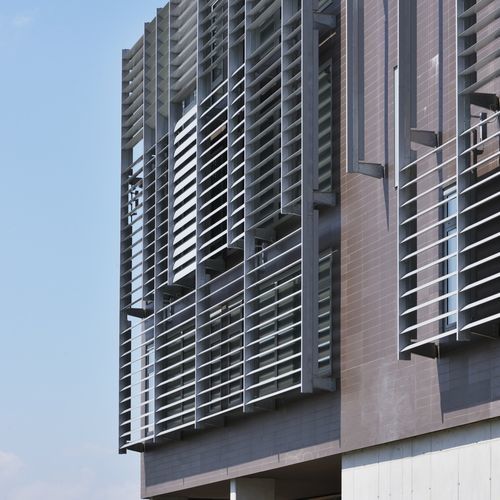 Brise-soleil en aluminium - F97 - Soltec - en acier / pour façade / pour fenêtre
