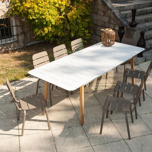 Table à manger contemporaine - ALICANTE - Ezeis - aluminium / avec piètement en teck / rectangulaire