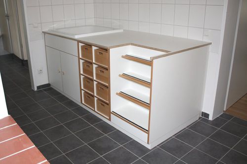 Table à langer en bois - DEBE.DECOR - DE BREUYN - sur pied / avec évier / professionnelle