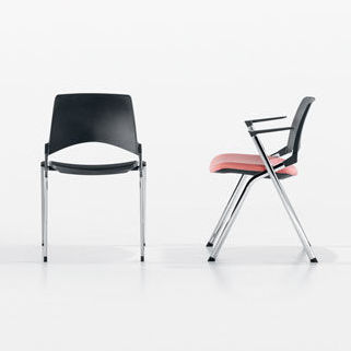 Chaise visiteur contemporaine - Voilà - Milani - d'intérieur / en plastique / tapissée