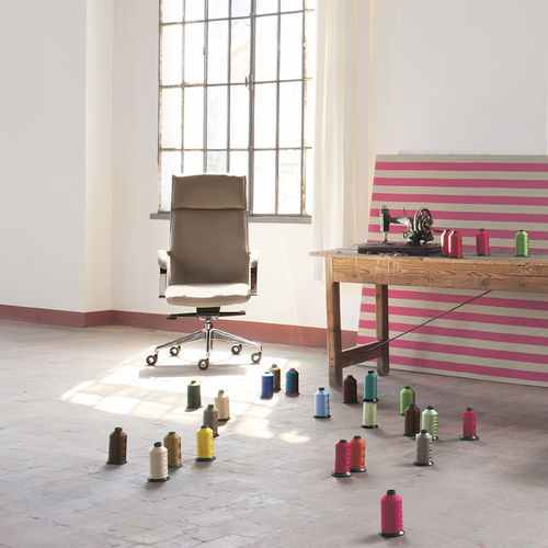 Fauteuil de direction contemporain - RANG - Milani - en cuir / avec repose-tête / à dossier haut