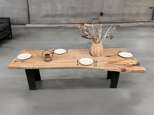 Table à manger contemporaine - AFRA - ARRELART - en bois massif / en bois tropical / avec piètement en fer