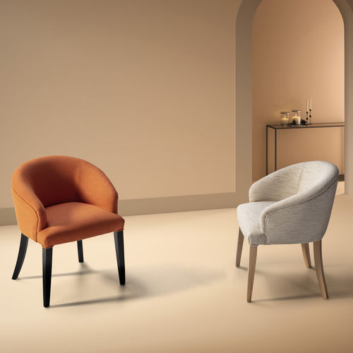 Chaise contemporaine - MARINA - Raga - d'intérieur / en tissu / avec piètement en bois massif