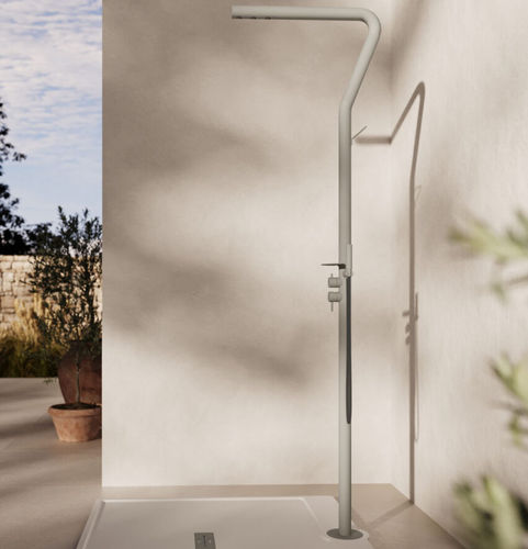 Colonne de douche d'extérieur - Grecale - Disenia - en acier / sur pied / contemporaine