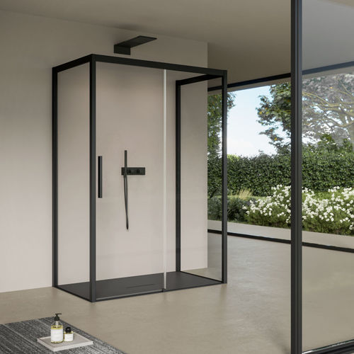Cabine de douche en verre trempé - FOCUS - Disenia - en aluminium / avec porte battante / d'angle