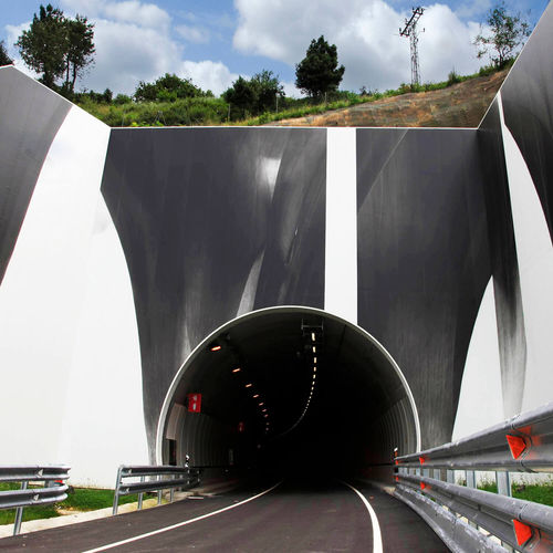 Bardage imprimé - EMBOQUILLE TÚNEL CORREDOR DEL CADAGUA - Umetal - en panneaux / en métal / lisse