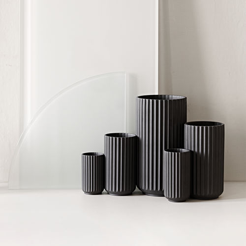 Vase contemporain - 200810 - LYNGBY PORCELÆN - en porcelaine / noir