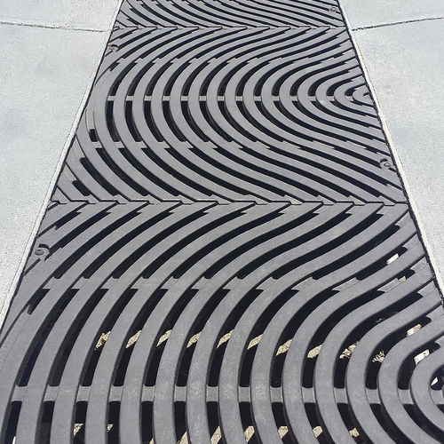 Grille de drainage en fer - GROUND SWELL - GSX12-18I99	 - IRON AGE DESIGNS - pour espace public