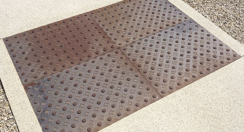 Dalle podotactile en fonte - INTERLAKEN - TDX4-20I99PS	 - IRON AGE DESIGNS