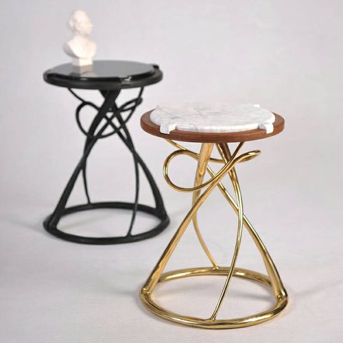 Table d'appoint design original - HOURGLASS - MASAYA - en laiton / ronde / résidentielle