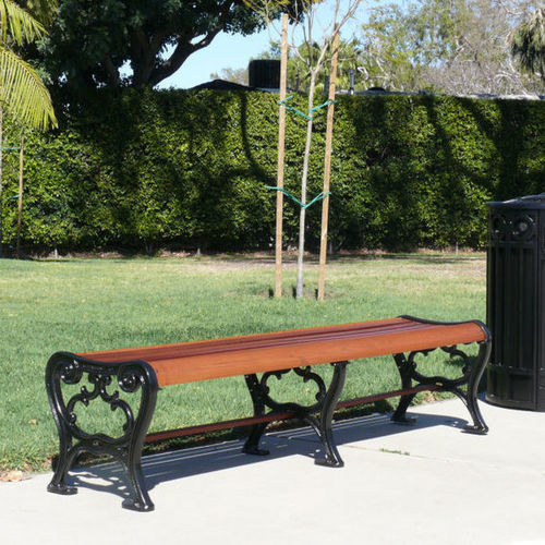 Banc public classique - 1890  - CANTERBURY DESIGNS - en bois de feuillus / en fonte / en fonte d'aluminium